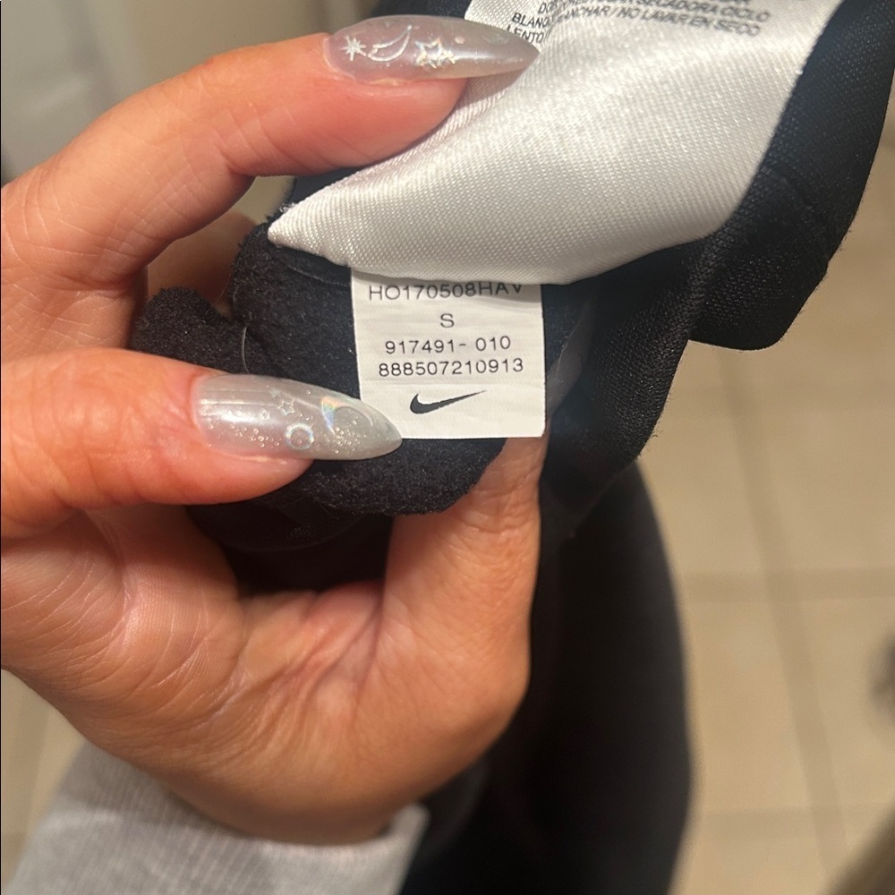 NIKE Dri-Fit Quarter Zip Pull-Over - Picture 12 of 13